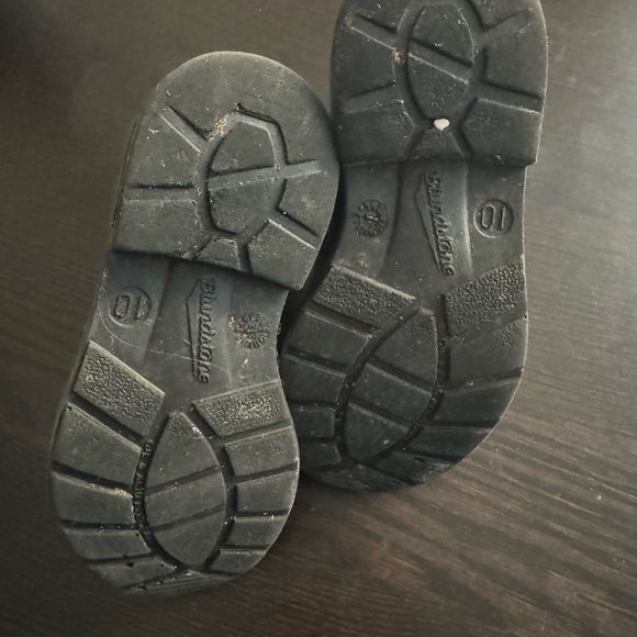 Kids Blundstones boots size 10 (in Blundstones sizing) - Picture 3 of 3